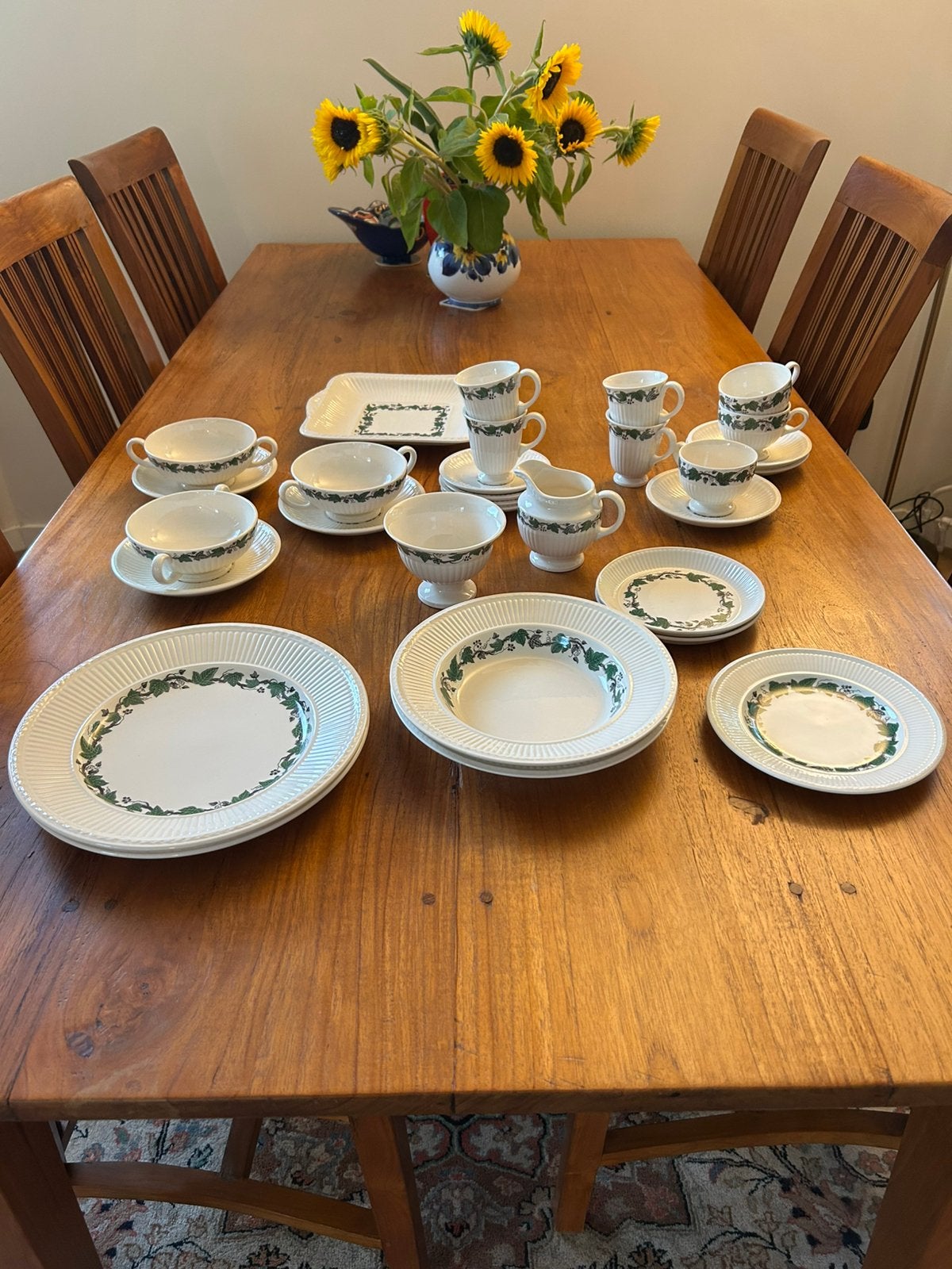 Wedgwood servies ‘of Etruria’ off-white met groen, Ophalen