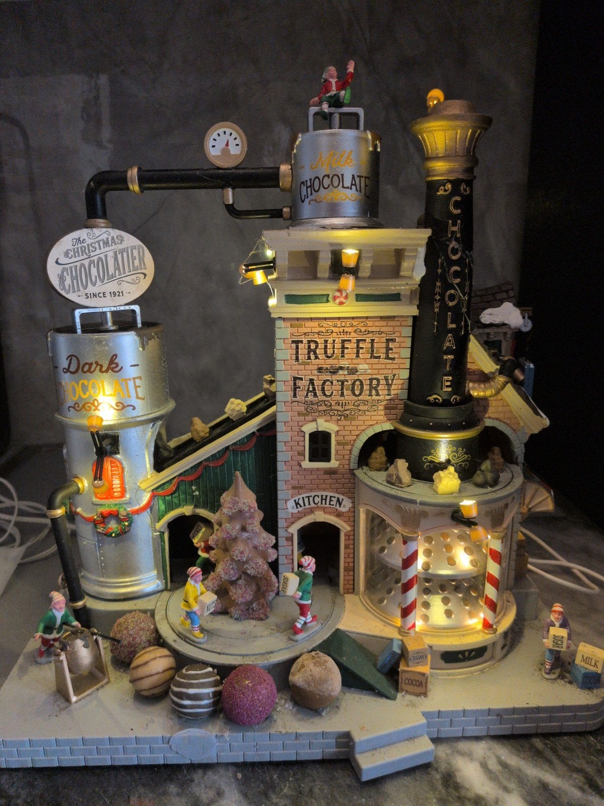 Lemax chocolate truffle factory kerst kerstdorp chocolatier, Verzenden, Gebruikt