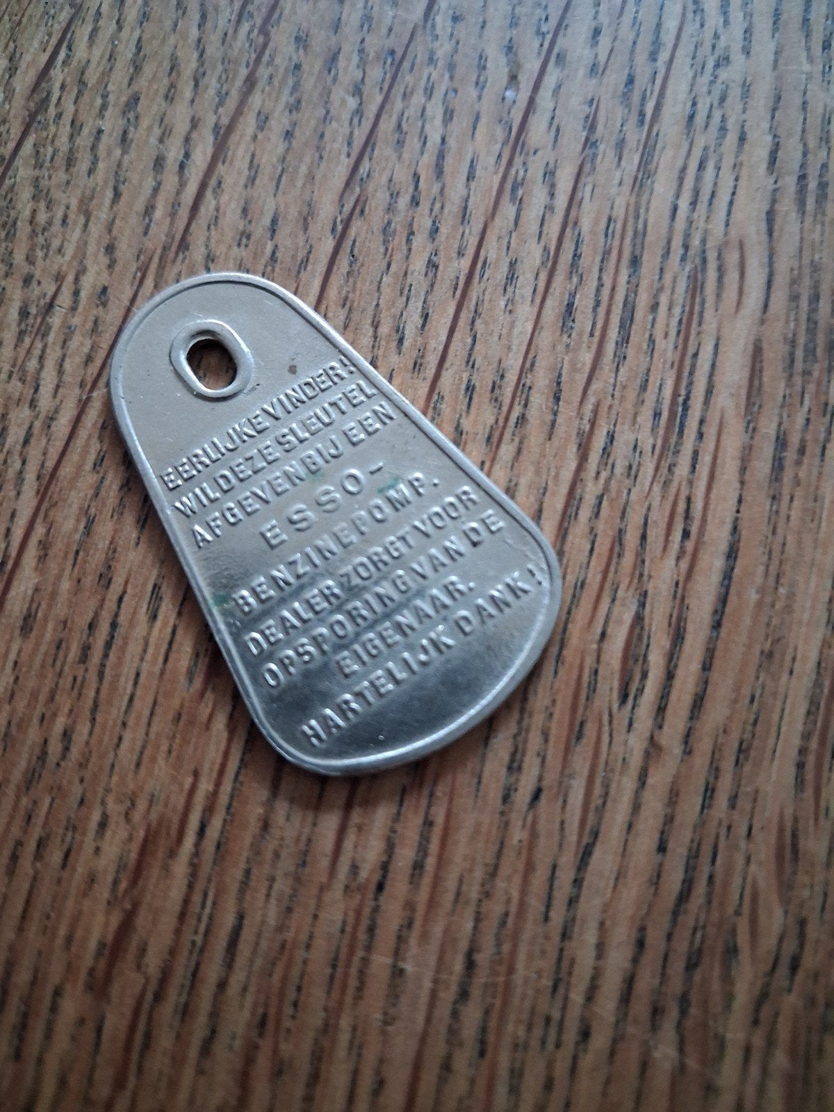 Vintage Esso Sleuteldienst sleutelhanger - Reg. No. 55, Ophalen of Verzenden, Gebruikt, Gebruiksvoorwerp