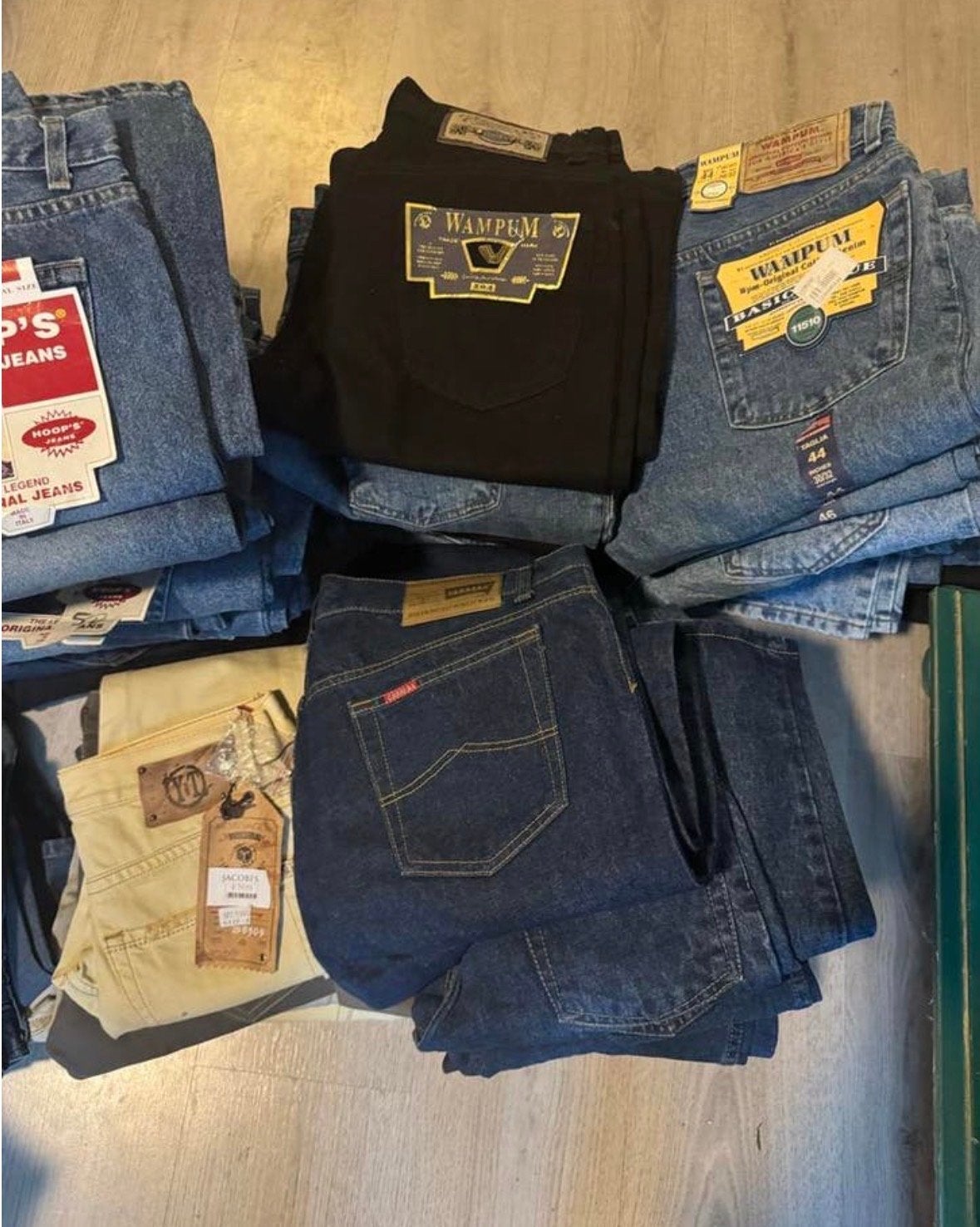 82x Vintage Deadstock Jeans Jaren '80/'90 - Reseller Lot, Ophalen of Verzenden, Nieuw, Blauw, Overige jeansmaten