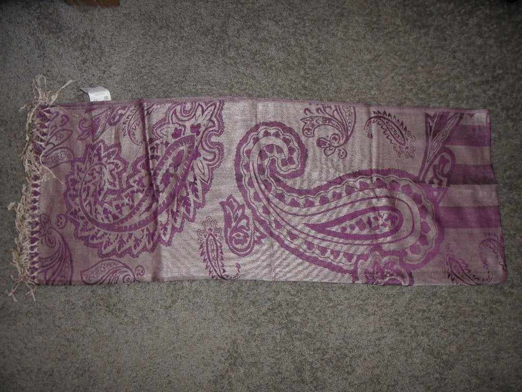 Geheel nieuwe sjaal, lila basiskleur, Ophalen of Verzenden, Nieuw, Maat 46/48 (XL) of groter, Sjaal