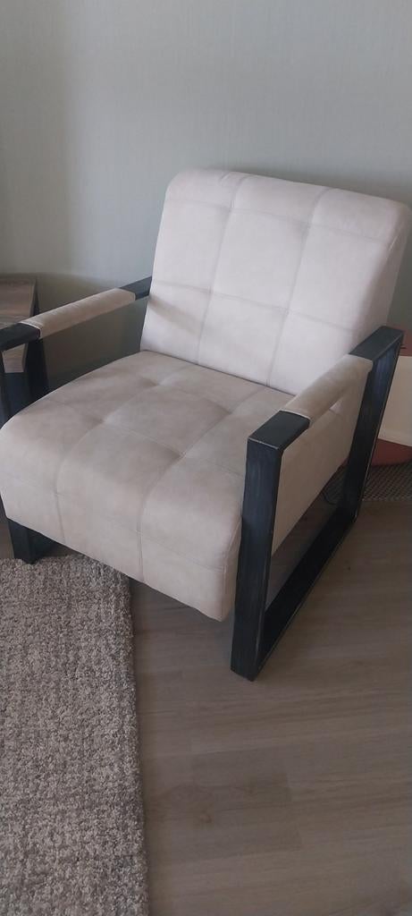 Comfortabele groene fauteuil met metalen frame, Huis en Inrichting, Fauteuils, Zo goed als nieuw, Metaal, Stof, 75 tot 100 cm