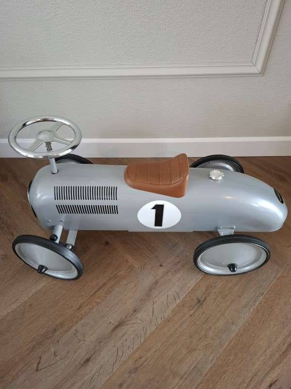 Metalen Loopauto Zilvergrijs Marquant, Kinderen en Baby's, Speelgoed | Buiten | Voertuigen en Loopfietsen, Ophalen, Gebruikt, Loopvoertuig