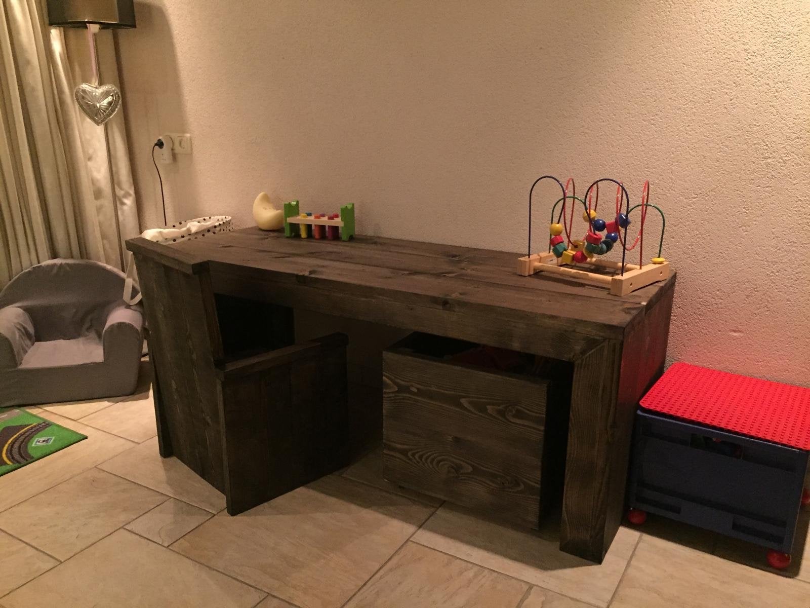 Houten speeltafel / bureau met opbergruimte, Ophalen, Gebruikt