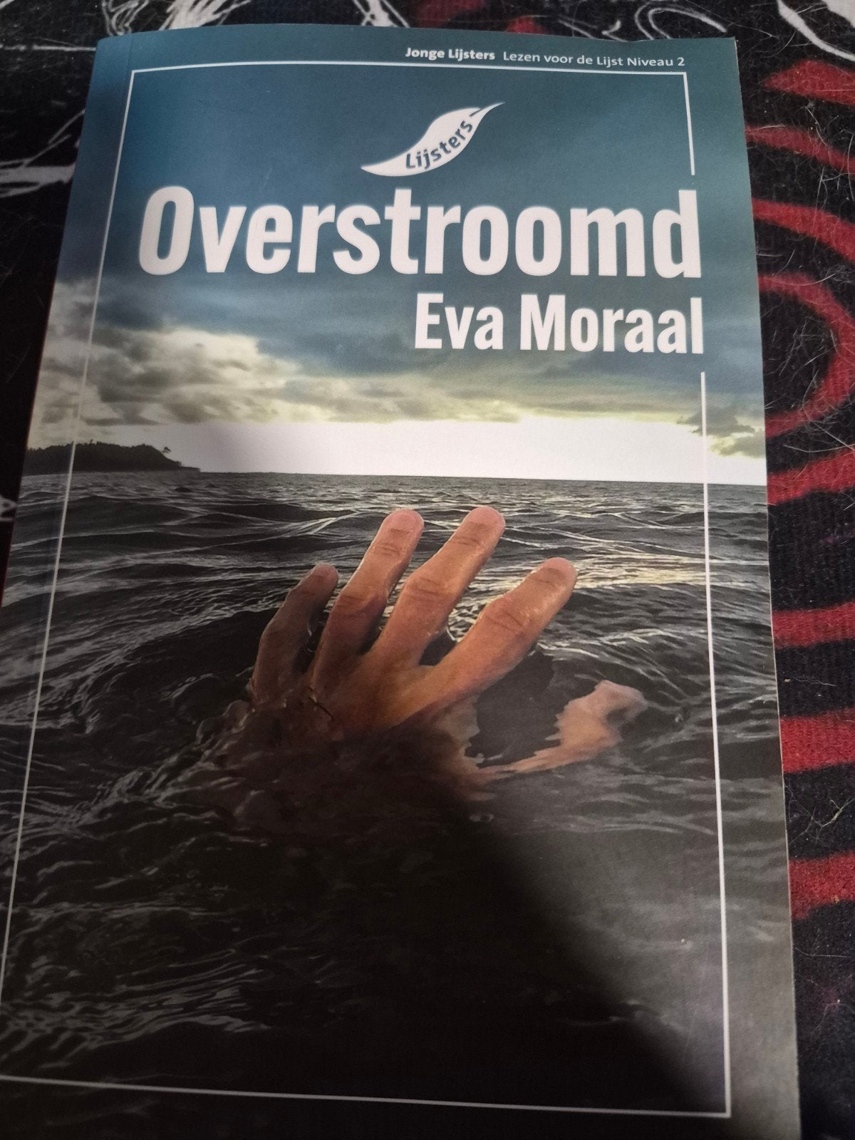 Overstroomd - Eva Moraal (Jonge Lijsters), Ophalen of Verzenden, Zo goed als nieuw, Eva Moraal, Fictie