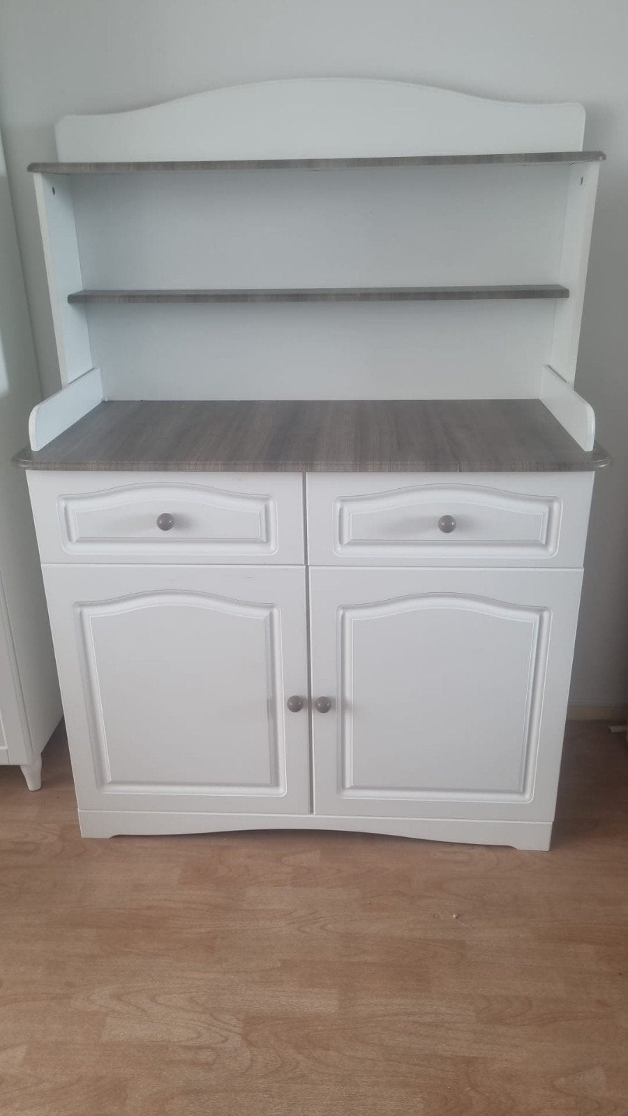 Witte kledingkast met planken en hangruimte, Met deur(en), Gebruikt, Modern, functioneel, 150 tot 200 cm