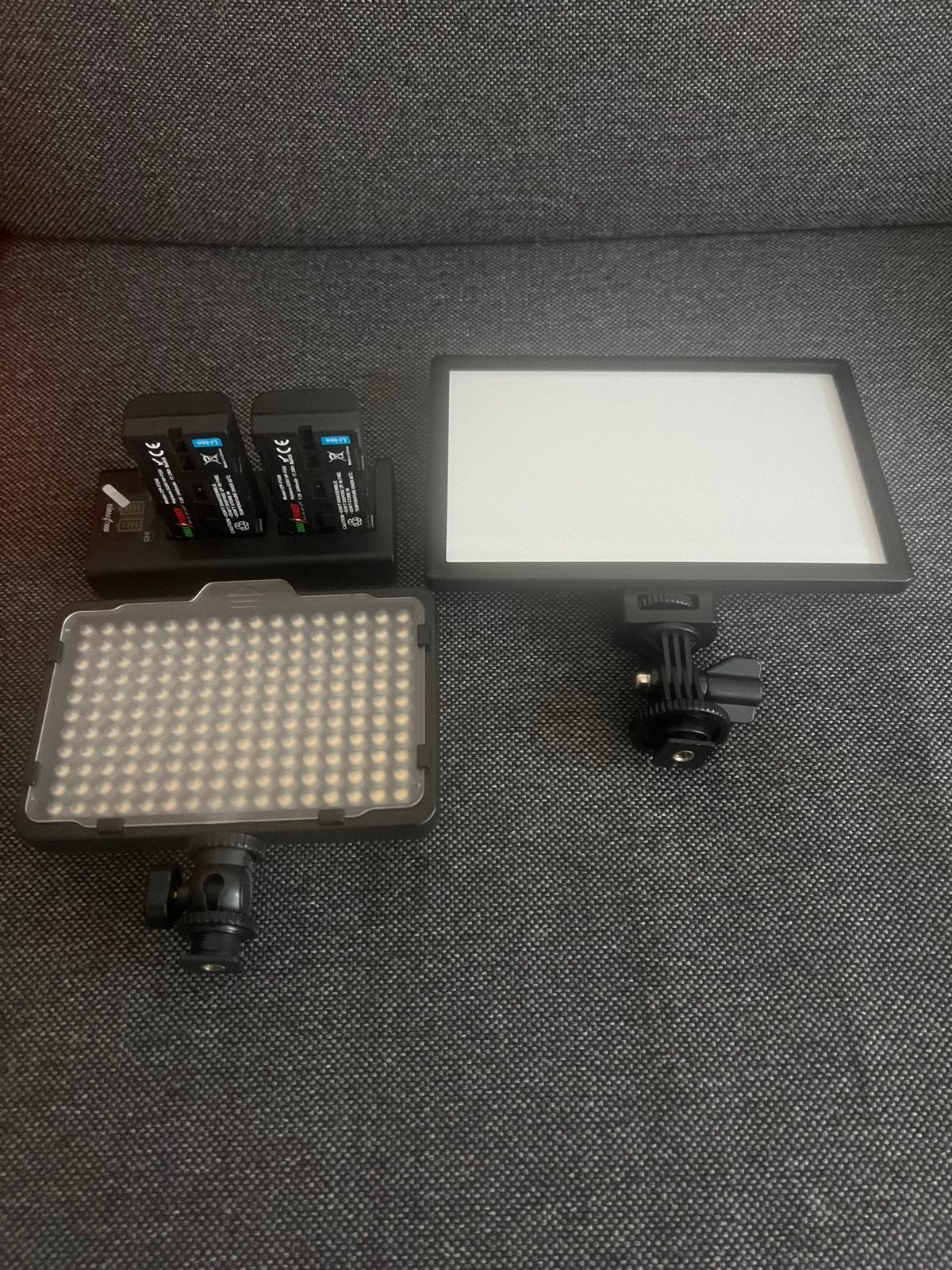 LED Videolampen Set met Accu's en Lader, Audio, Tv en Foto, Fotografie | Fotostudio en Toebehoren, Ophalen, Lamp of Flitsset, Op accu