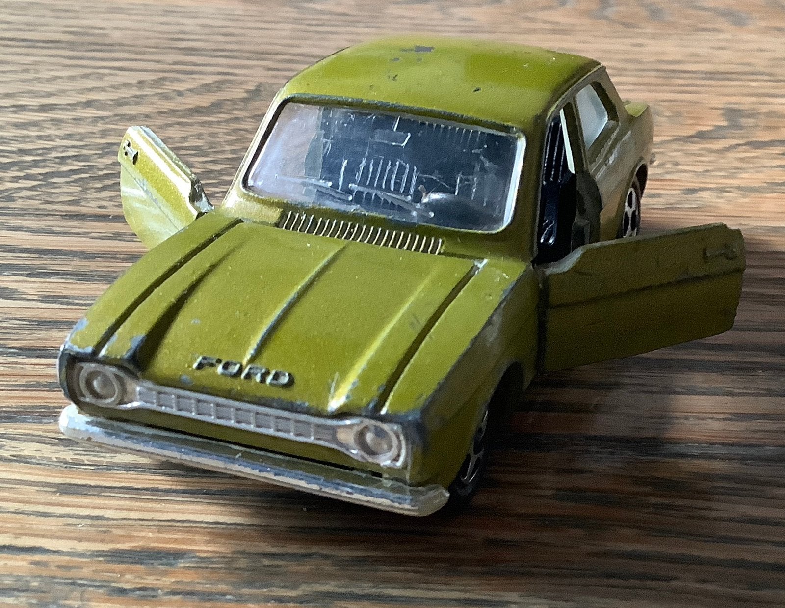 Prachtige oude Ford Escord A53 auto Mebetoys 1:43, Hobby en Vrije tijd, Modelauto's | Overige schalen, Ophalen of Verzenden, Gebruikt