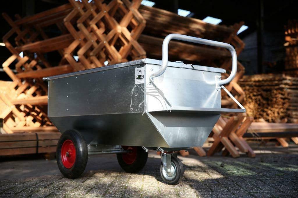 Voerkar, Brokkenkar, Voerwagen, Weidegang, Veld omheiningen, Info@veldomheiningen.nl, 4 paarden of pony's of meer