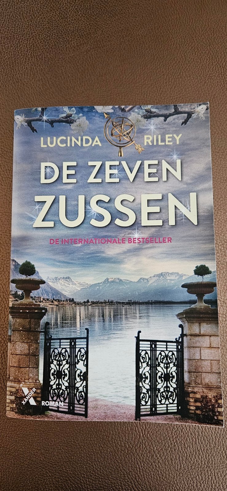 De Zeven Zussen - Lucinda Riley (Internationale Bestseller), Ophalen of Verzenden, Zo goed als nieuw, Lucinda Riley