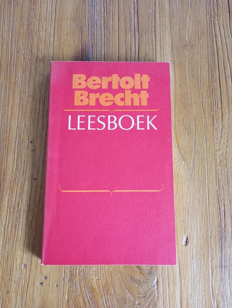 Leesboek - Bertolt Brecht, Ophalen of Verzenden, Gelezen
