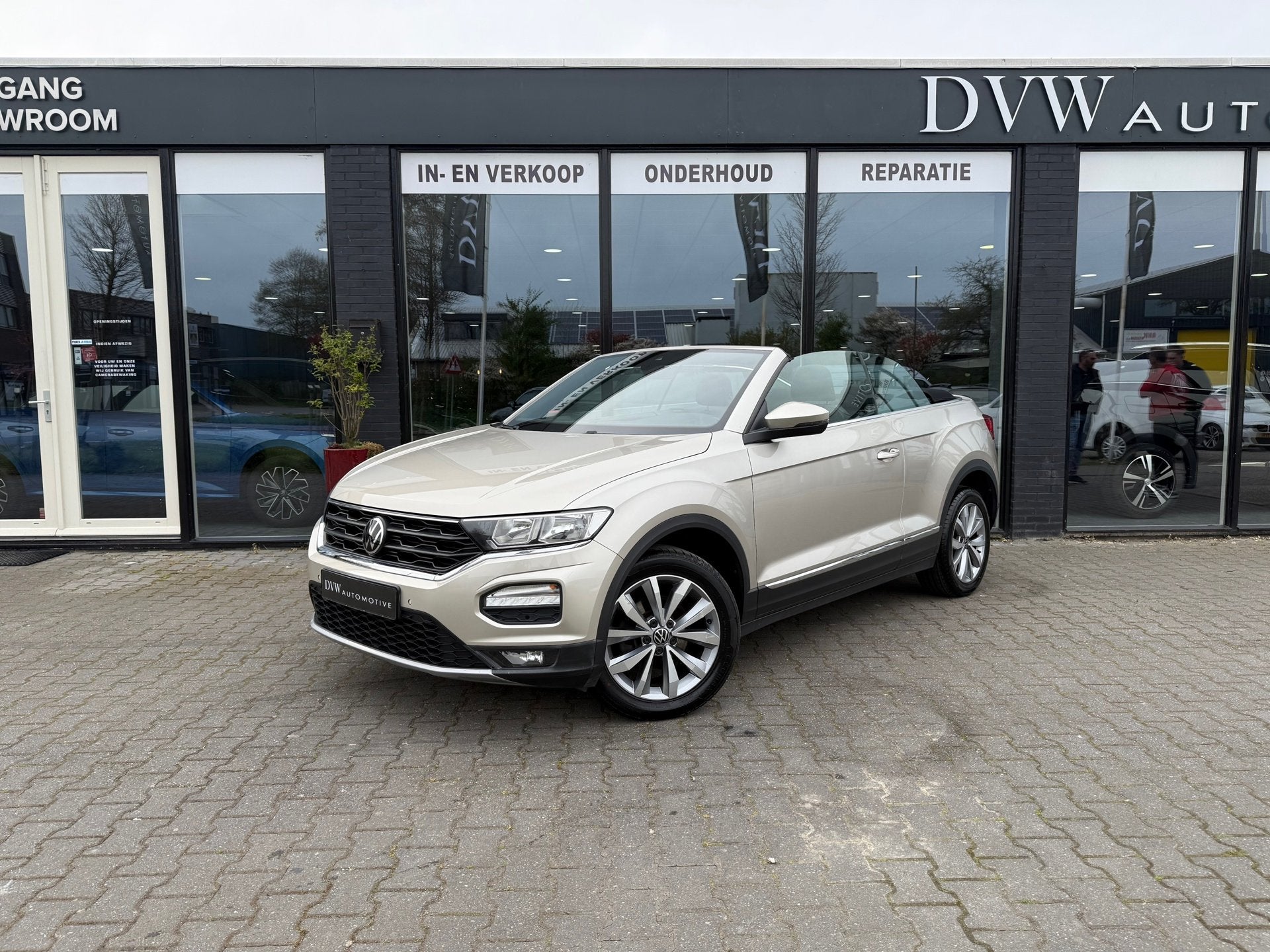 Volkswagen T-Roc 1.5 TSI Style automaat, Auto's, Volkswagen, Stof, Zwart, 4 cilinders, Origineel Nederlands