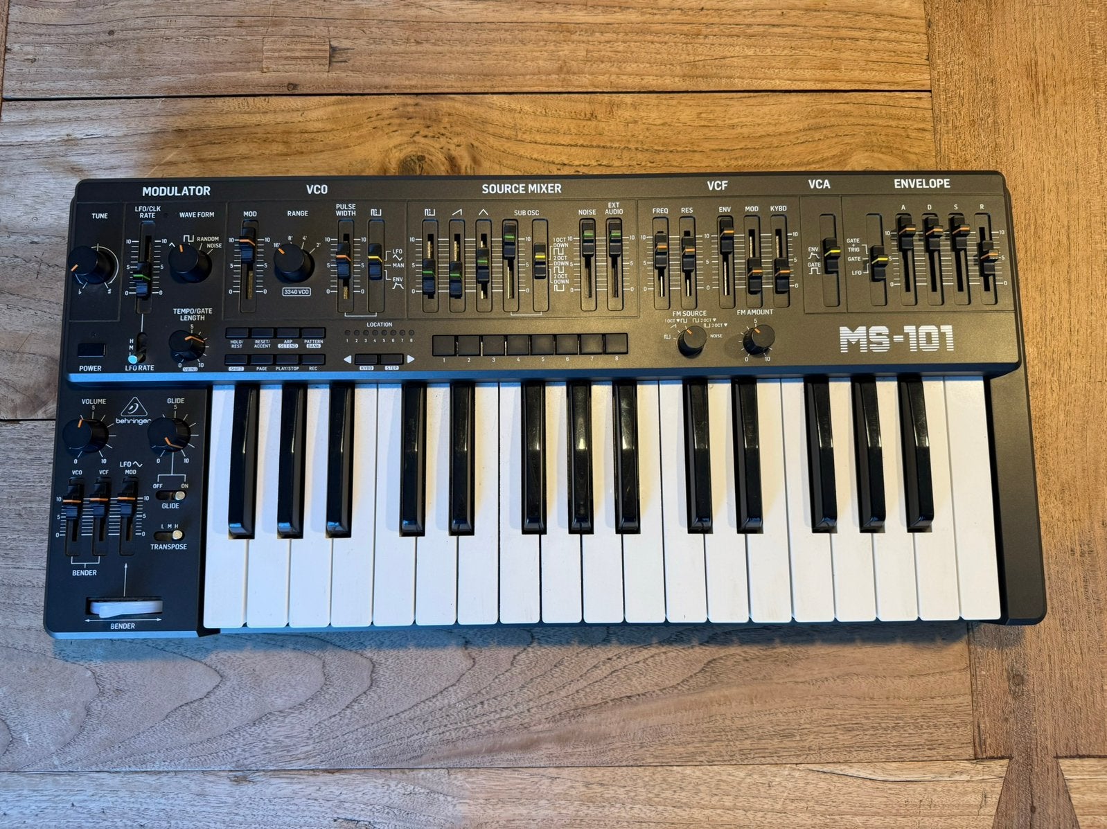 Behringer MS-1 (MS-101 logo) met keytar grip, Overige merken, Gebruikt, Met midi-aansluiting, Overige aantallen