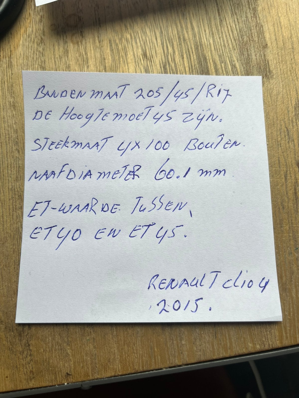 Gezocht renault clio 4 velgen met goede banden, Ophalen