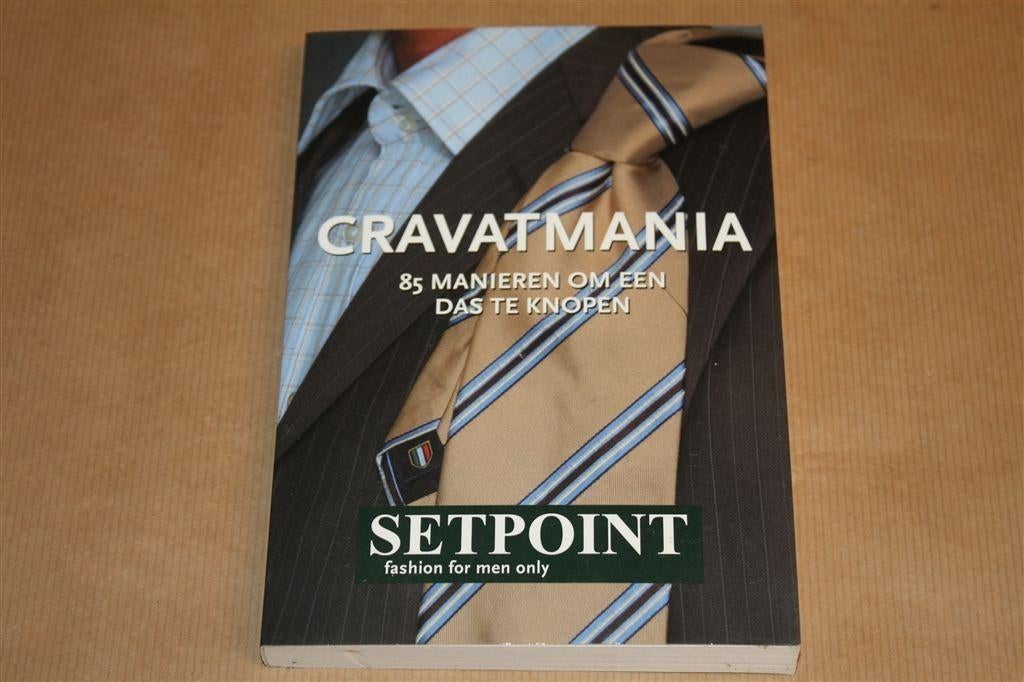 Cravatmania. 85 manieren om een das te knopen., Boeken, Ophalen of Verzenden, Gelezen, Mode algemeen