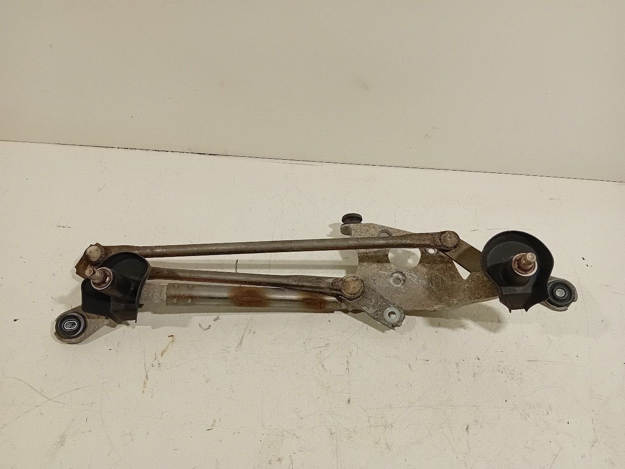 Ruitenwisser mechaniek voor Toyota Yaris, Onderdelen@venauto.nl, Van der Ven Autorecycling B.V., Gebruikt, Ettenseweg 76, 4706 PB Roosendaal, The Netherlands