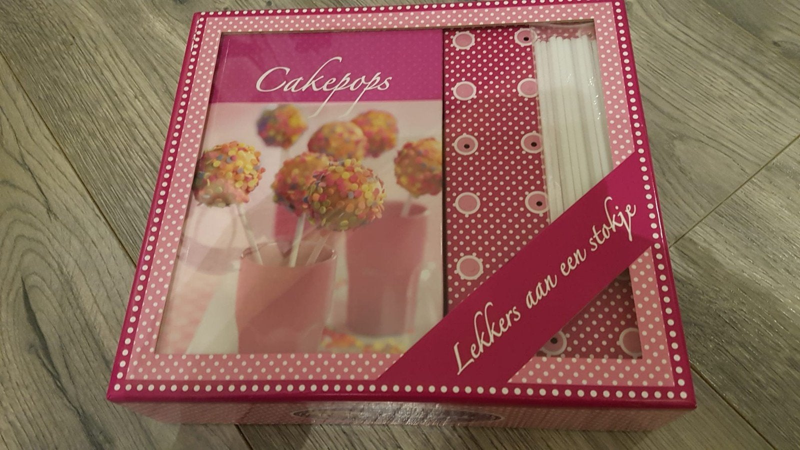 Boek-box Cakepops. Nieuw!, Ophalen of Verzenden, Nieuw, Overige typen