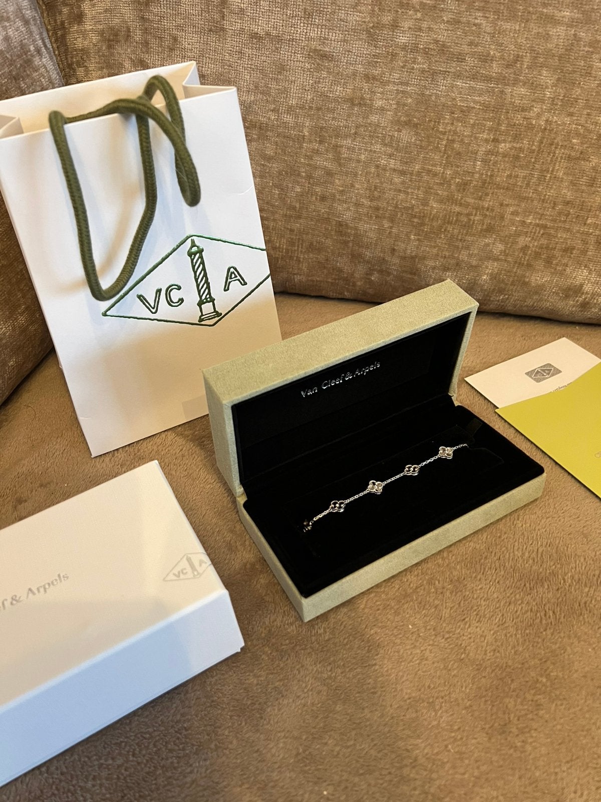 Van cleef & arpels armband silver, Sieraden, Tassen en Uiterlijk, Ophalen of Verzenden, Nieuw, Zilver