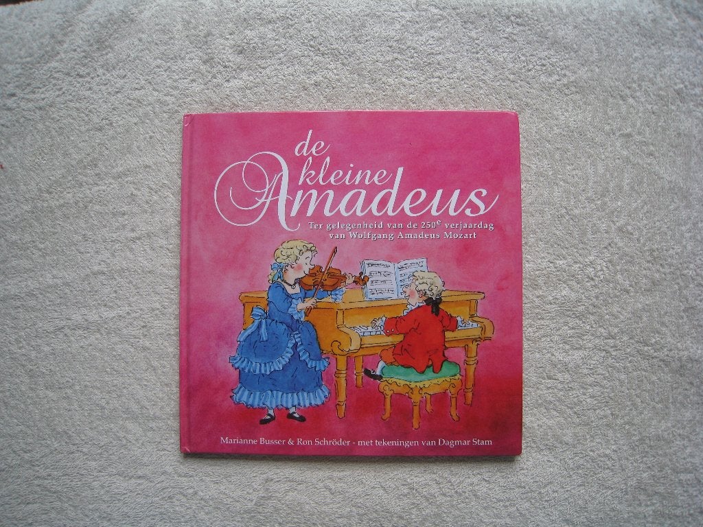 De Kleine Amadeus plus CD, Boeken, Muziek, Ophalen of Verzenden, Zo goed als nieuw, Algemeen, M. Busser & R. Schröder