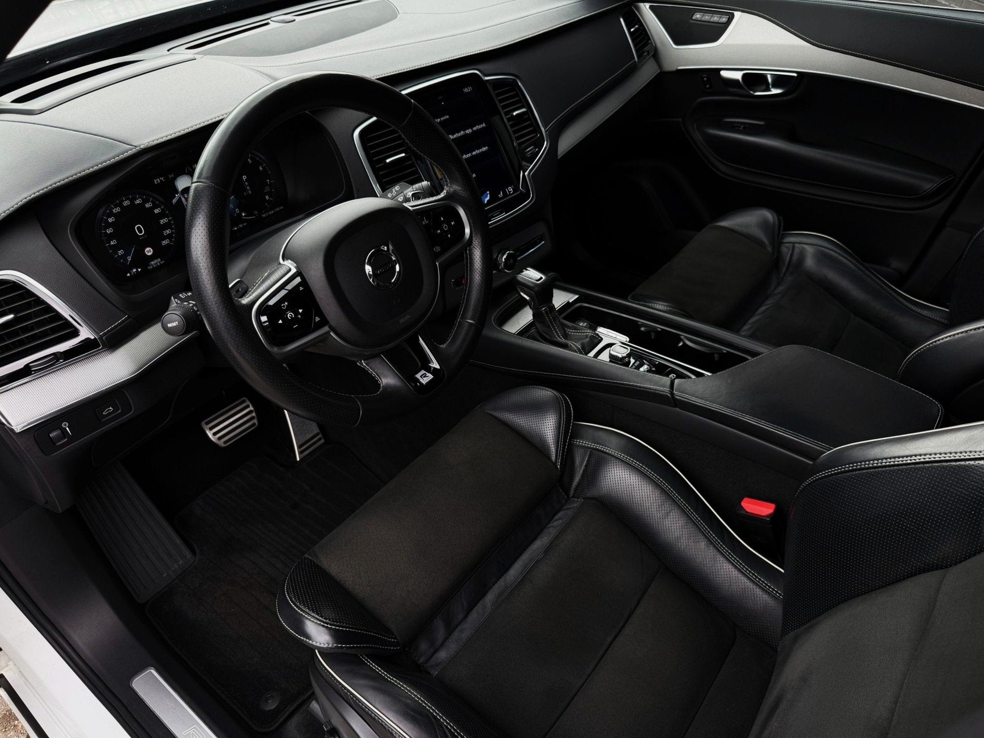 Volvo XC90 2.0 T5 AWD Inscription R-Design 250PK|Adaptive Cr, Dealer onderhouden, Gebruikt, 1969 cc, 7 stoelen