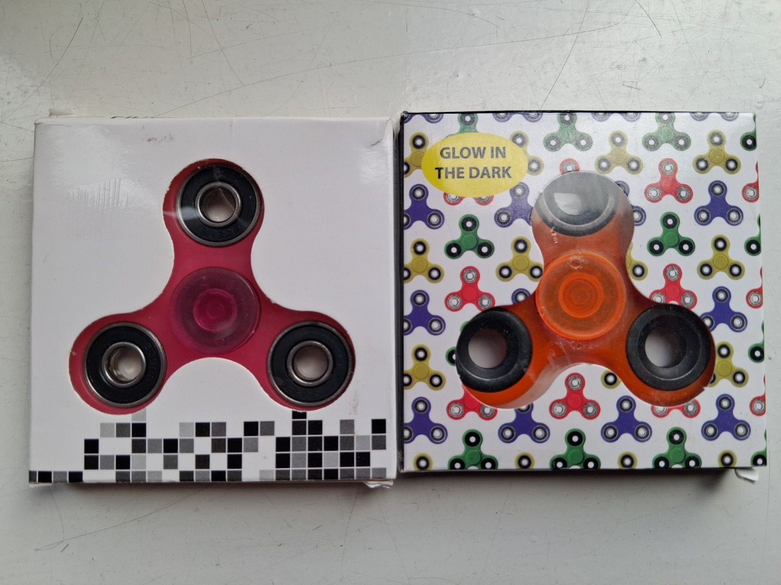 twee fidgey spinnerz - incl. glow in the dark versie, Ophalen of Verzenden