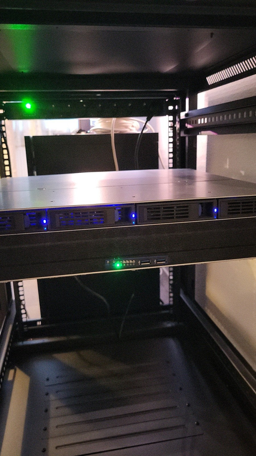 Inter-Tech IPC 2U-2404S met Noctua fans en SFF-8087 kabel, Ophalen, Zo goed als nieuw
