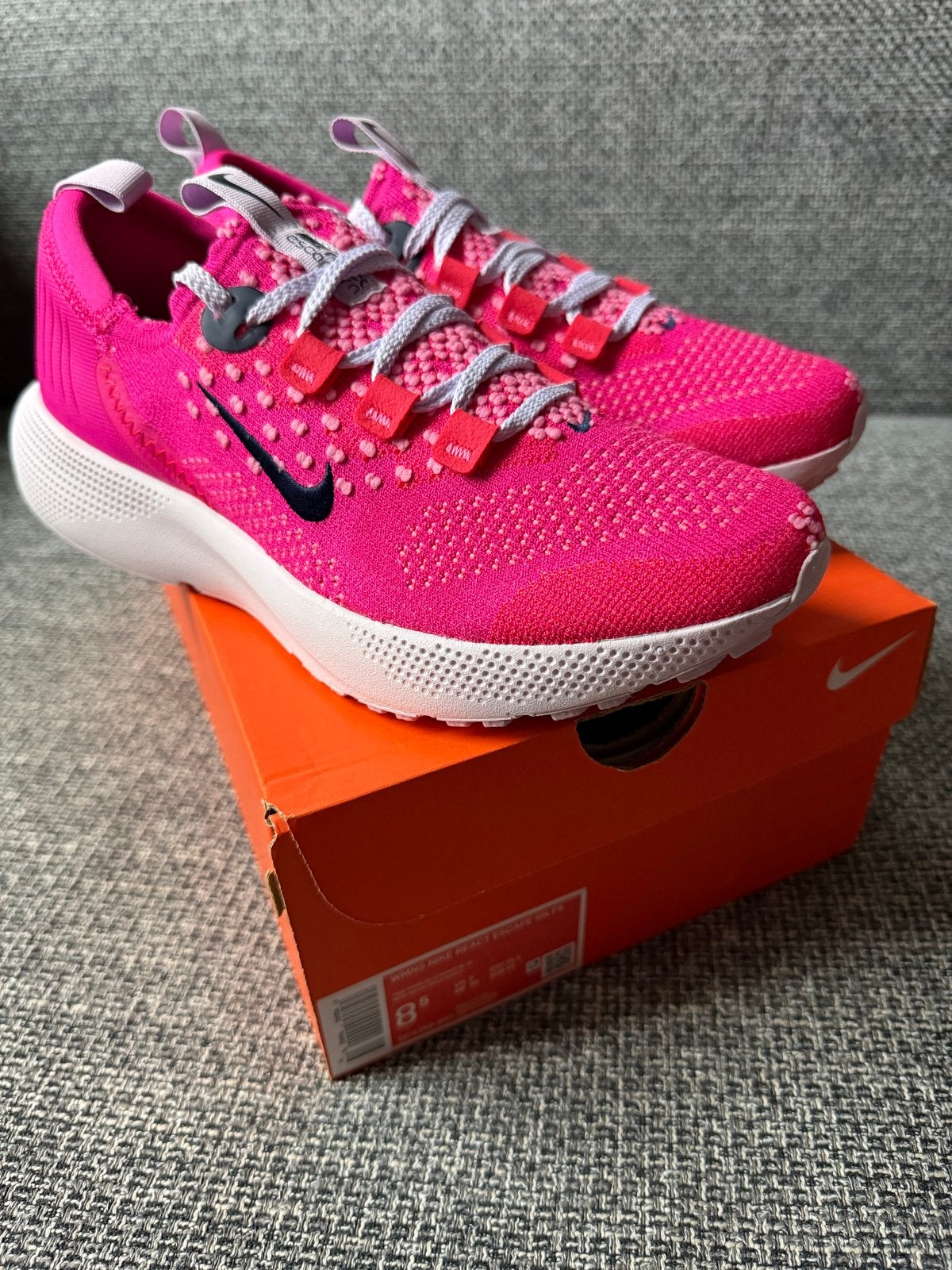 Nike React Escape RN Flyknit - Maat 40 - Nieuw in doos, Sportschoenen, Nieuw, Ophalen of Verzenden, Roze
