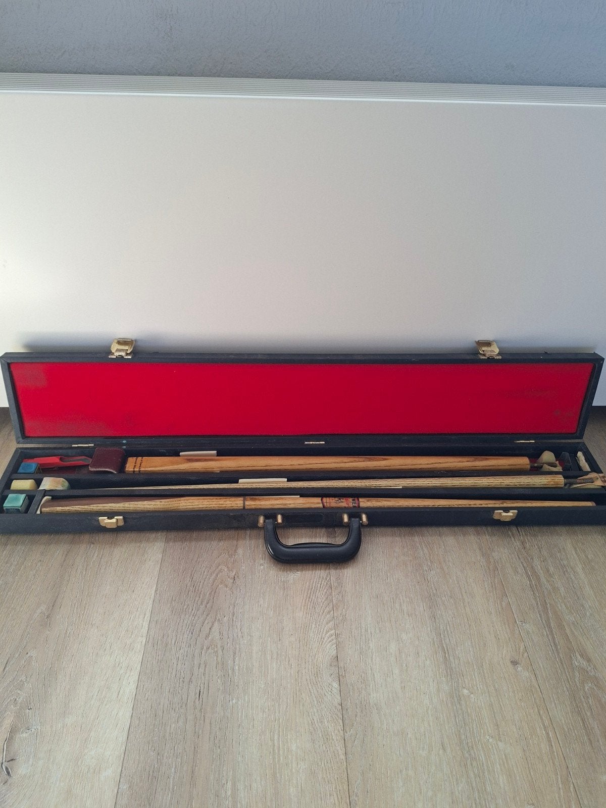 snookerkeu met opbergkoffer, Sport en Fitness, Ophalen of Verzenden, Keu of Ballen