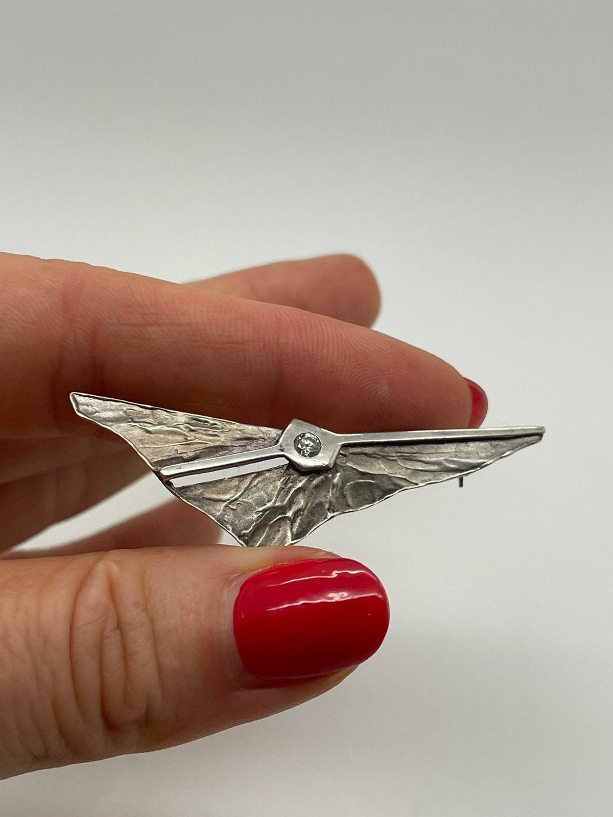 E625 Prachtige zilveren TEKA broche, 4 tot 7 cm, Ophalen of Verzenden, X, Met edelsteen