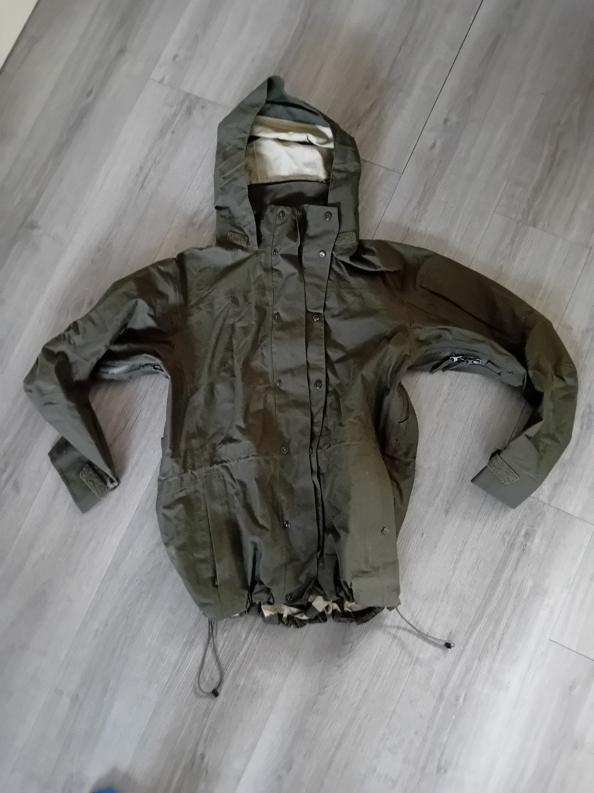Carintha GoreTex regenjas, Maat M, legergroen., Ophalen of Verzenden, Zo goed als nieuw, Regenjas, Heren