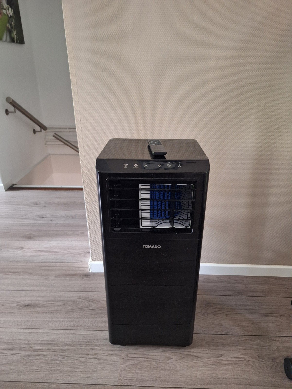 Tomado Mobiele Airco TMA9002B/02 - Zwart, Ophalen, Minder dan 60 m³, 3 snelheden of meer, Zo goed als nieuw
