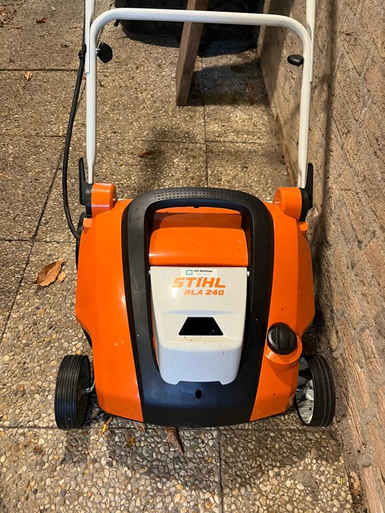 Verticuteermachine - Stihl RLA 240, Ophalen, Zo goed als nieuw, Elektrisch