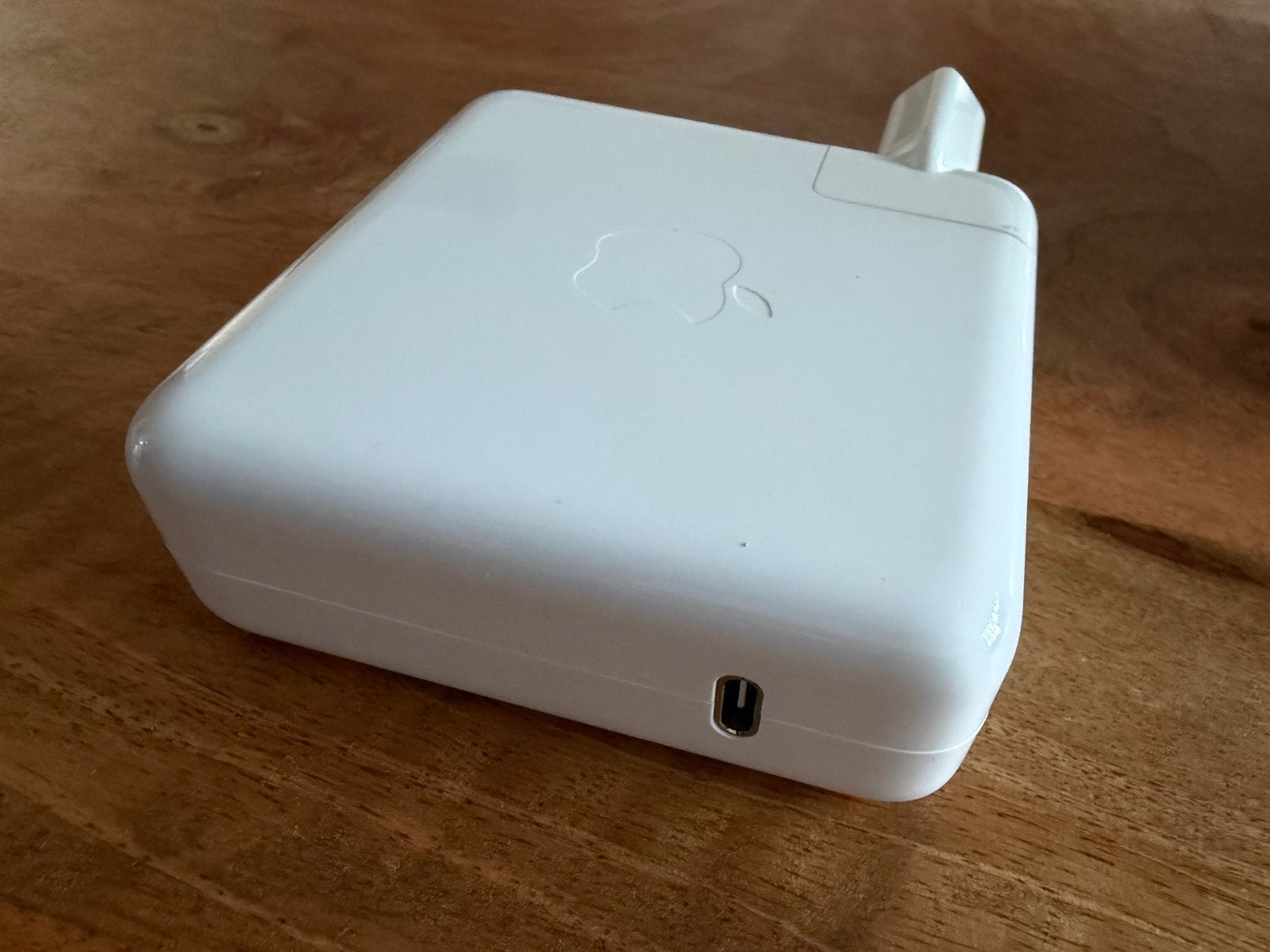 Apple 61w usb-c power adapter for MacBook, Ophalen of Verzenden, Zo goed als nieuw