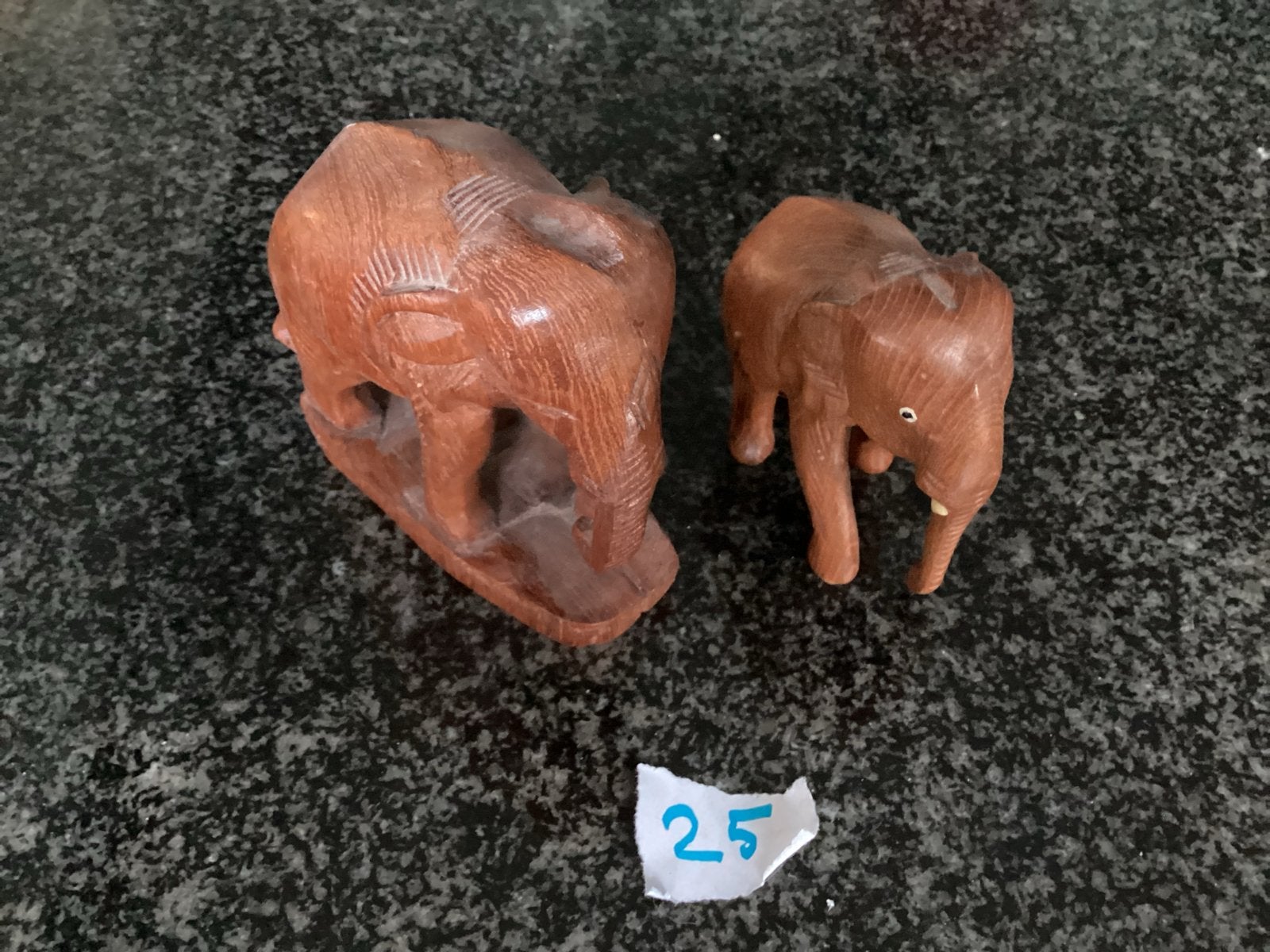 Houten olifanten beeldjes - set van 2, Verzamelen, Ophalen of Verzenden, Gebruikt, Dier