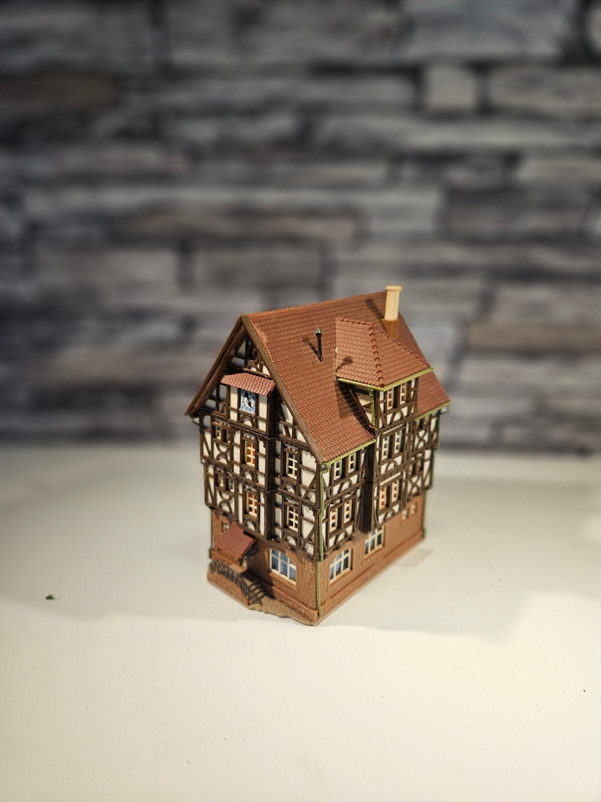 Vakwerkhuis Duits Hotel N spoor modeltrein 1:160, Overige merken, Gebruikt, Gelijkstroom of Wisselstroom, Brug, Tunnel of Gebouw
