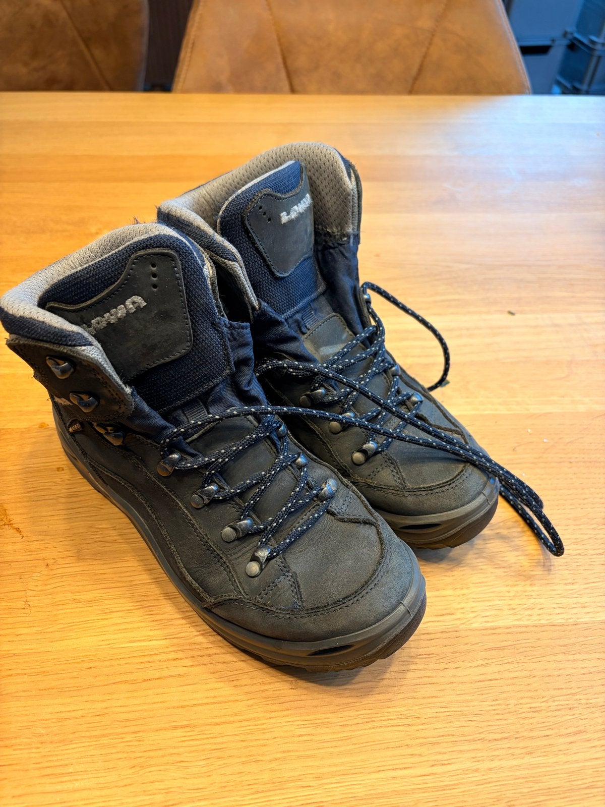 Nauwelijks gedragen Lowa Wandelschoenen - Maat 39.5, Sport en Fitness, Ophalen of Verzenden, Zo goed als nieuw, Schoenen