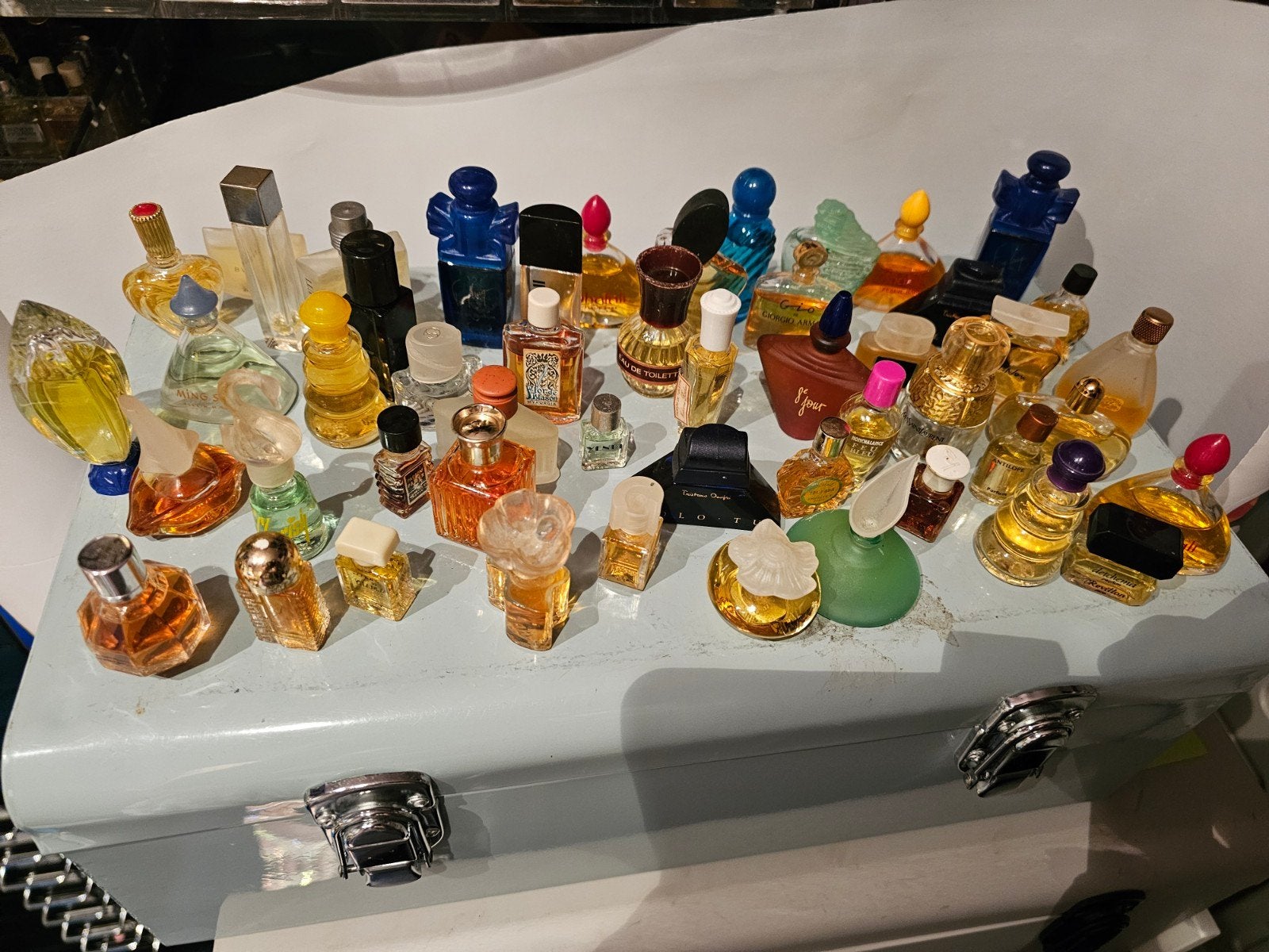 ZEER MOOIE PARTIJ MINIATUREN PARFUM 2 LEEG, Ophalen, Zo goed als nieuw, Miniatuur