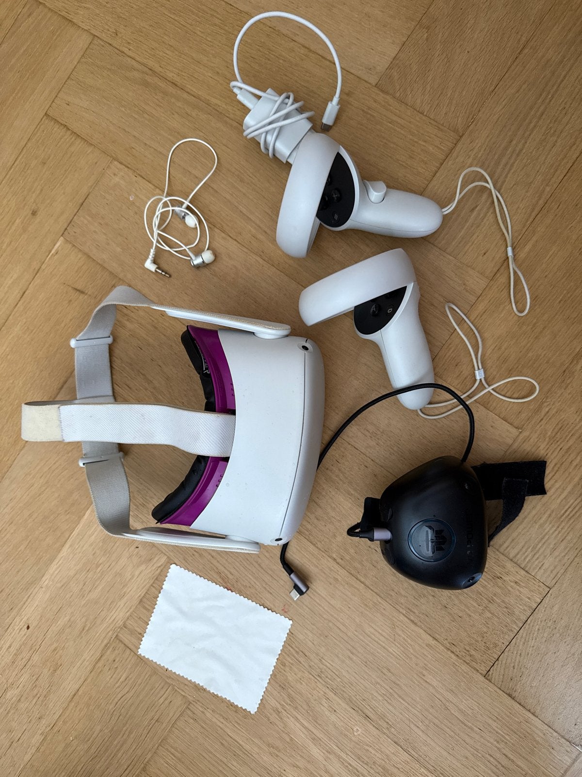 Oculus Quest 2 VR-bril met extra batterij en accessoires, Ophalen of Verzenden, Gebruikt, VR-bril, Overige platformen