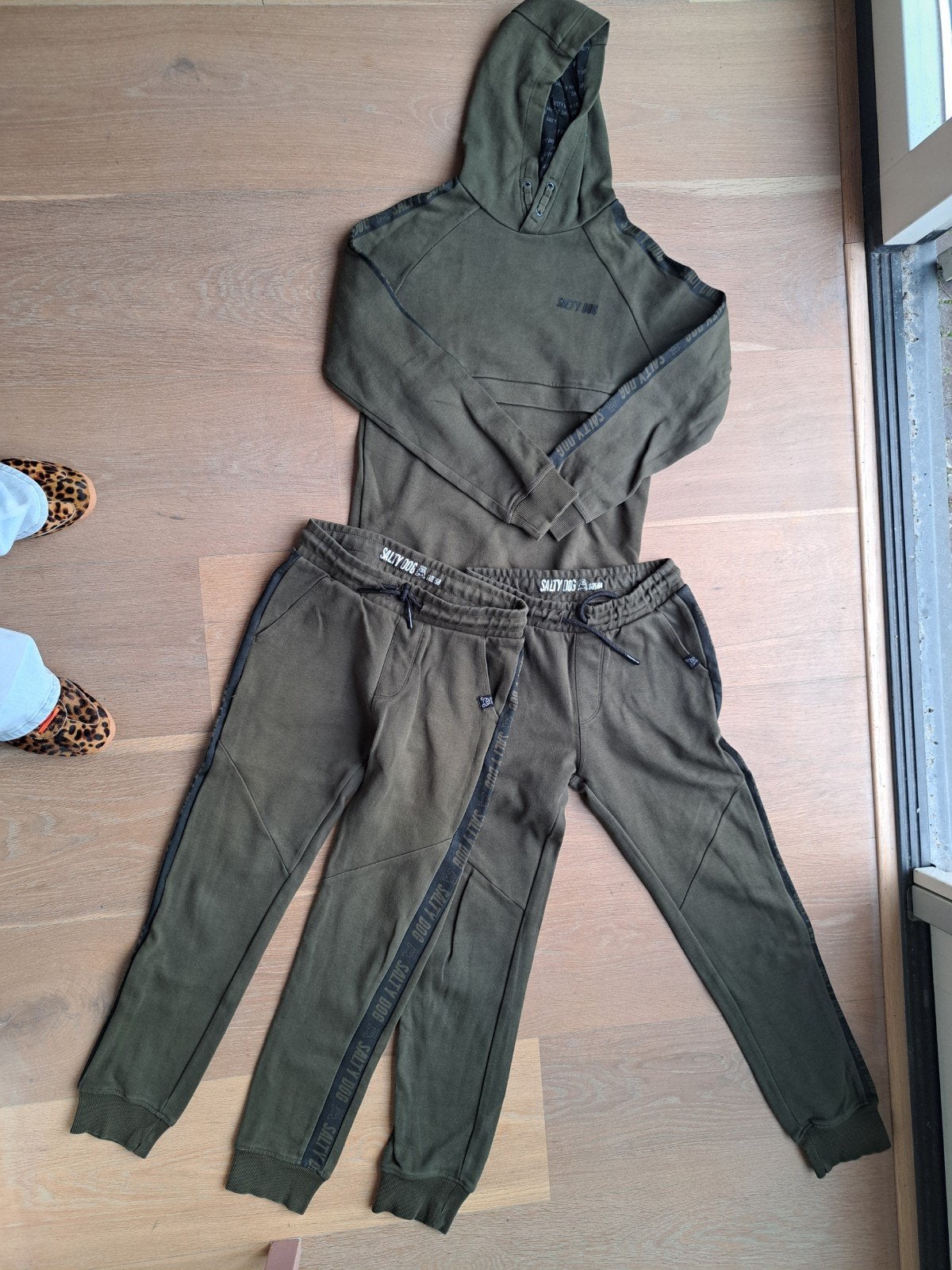 Groen joggingpak Salty Dog met 2 broeken, maat 158/164, Jongen of Meisje, Ophalen of Verzenden, Zo goed als nieuw, Setje