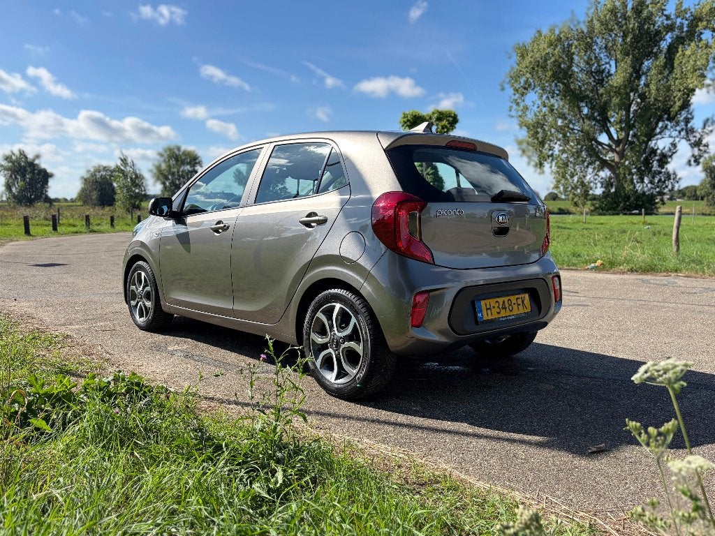 Foto 4 van Kia Picanto 1.0 MPi 67pk 4-zits 2020 Grijs
