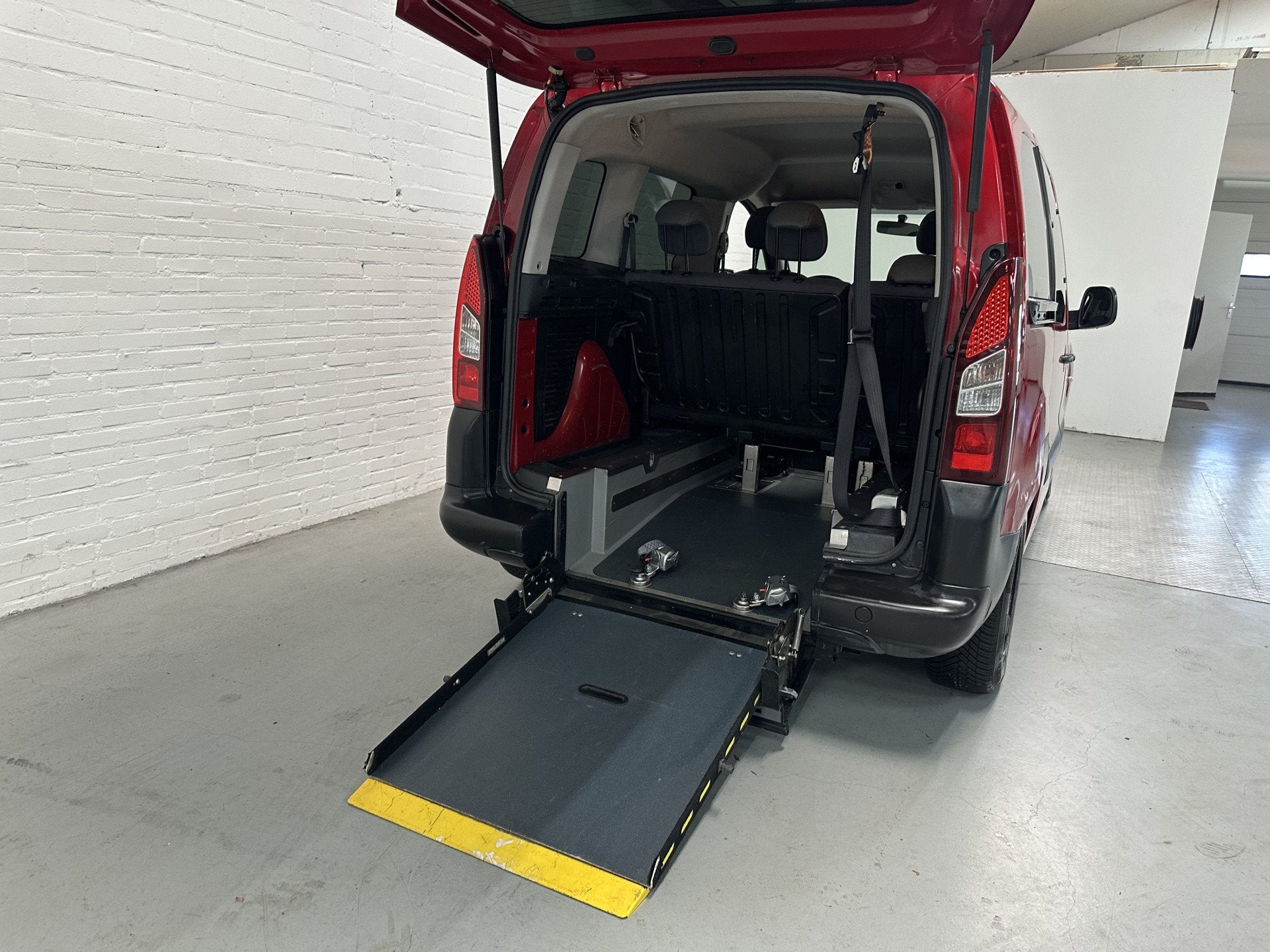Citroën Berlingo 1.6 VTi Attraction ROLSTOEL AUTO / 5 + 1, Auto's, Citroën, Voorwielaandrijving, Gebruikt, 4 cilinders, Emergency brake assist
