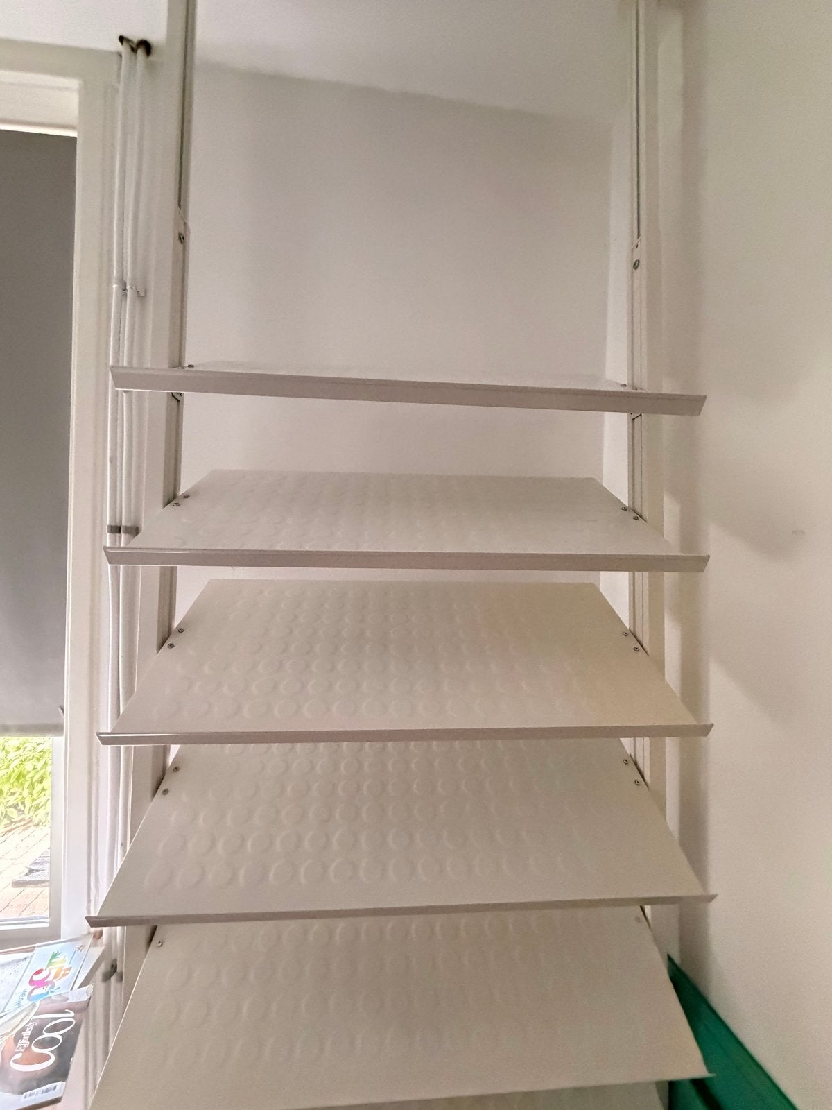 Stevig wit metalen schoenenrek met 7 verstelbare legplanken, Ophalen, Zo goed als nieuw