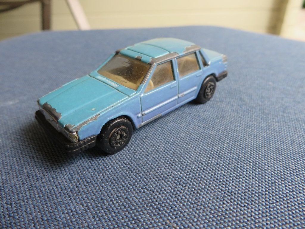 Edocar Volvo 760 GLE blauw, Hobby en Vrije tijd, Modelauto's | Overige schalen, Ophalen of Verzenden, Gebruikt, Auto