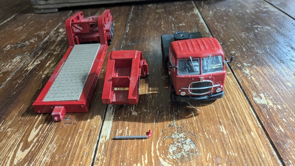 Fiat vrachtwagen met corgi dieplader, Ophalen of Verzenden, Zo goed als nieuw, Bus of Vrachtwagen, Corgi