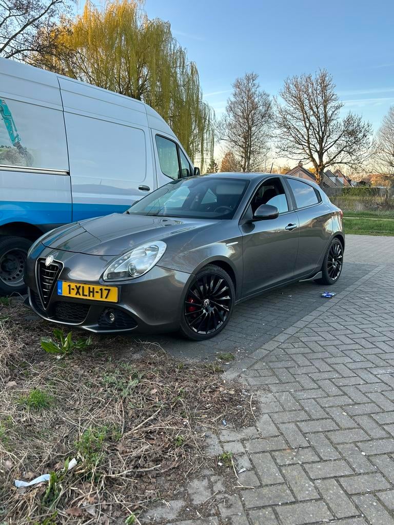 Alfa Romeo Giulietta 1.4 Turbo (T-jet), Voorwielaandrijving, 4 cilinders, Handgeschakeld, Particulier