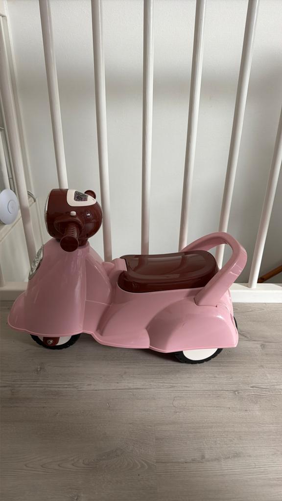 Vespa scooter roze, Ophalen, Zo goed als nieuw