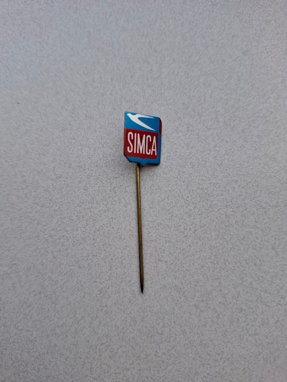 Vintage speldje pin prikker steekspeld Simca, Ophalen of Verzenden