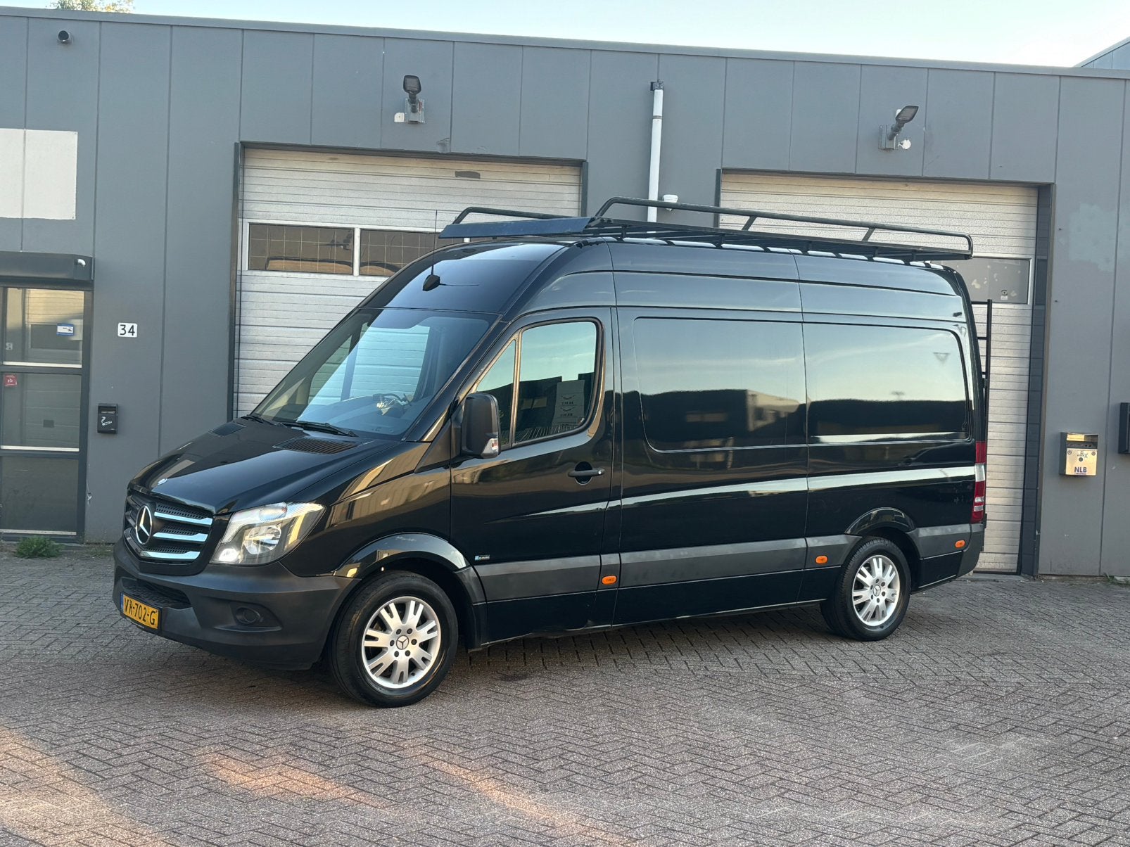 Mercedes-Benz Sprinter 2.2 D 95KW MARGE nieuwe apk, Auto's, Bestelauto's, Stof, Zwart, 2135 kg, Zwart