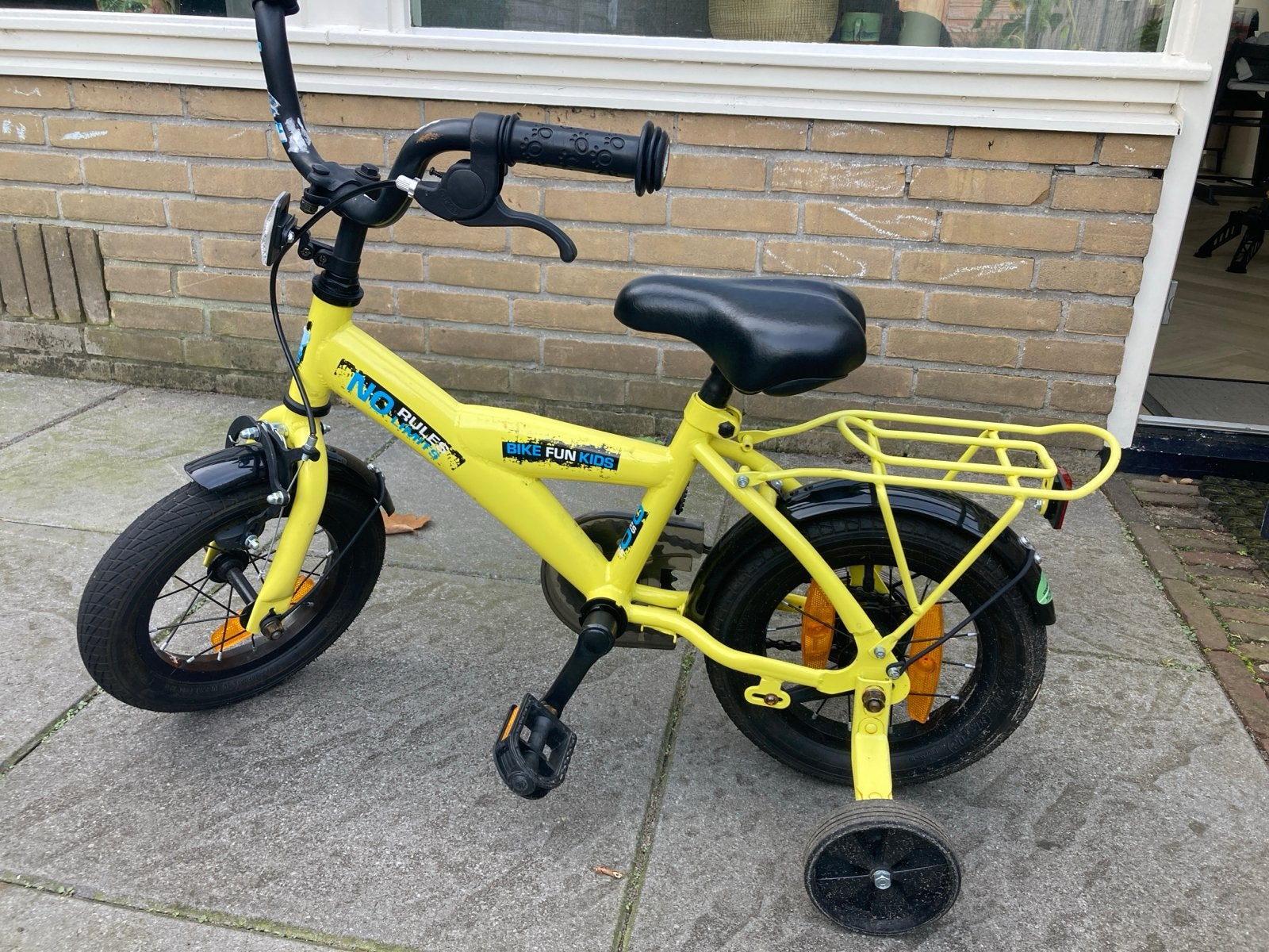 12 inch kinderfiets met zijwieltjes, Ophalen, Terugtraprem, Zijwieltjes, Gebruikt