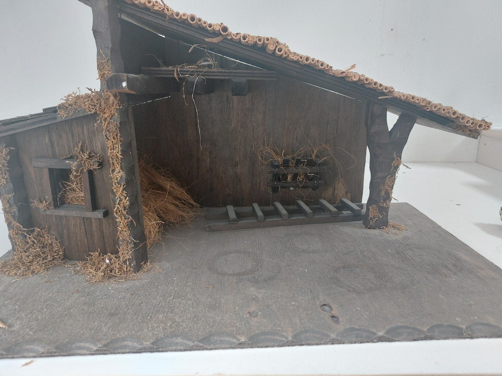 Houten kerststal, Ophalen